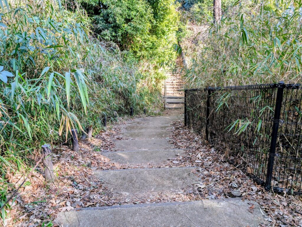 茅ヶ崎城址公園 中郭土橋