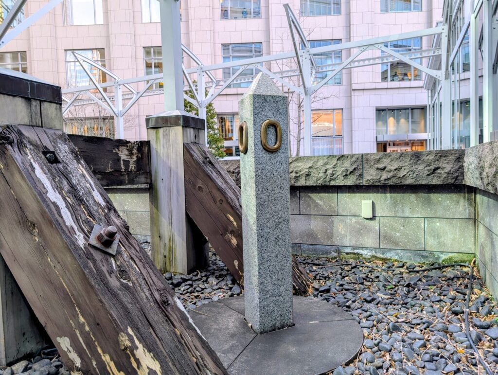 旧新橋停車場
０マイル標識