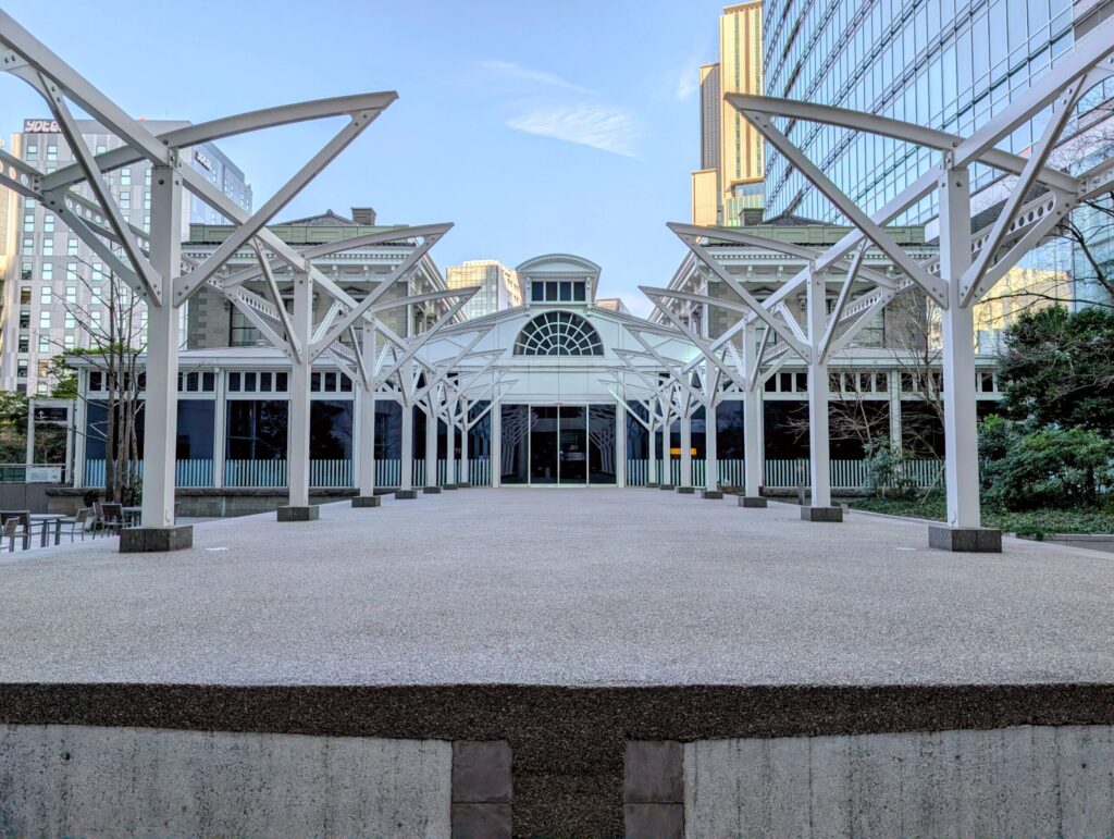 旧新橋停車場の復元プラットホーム