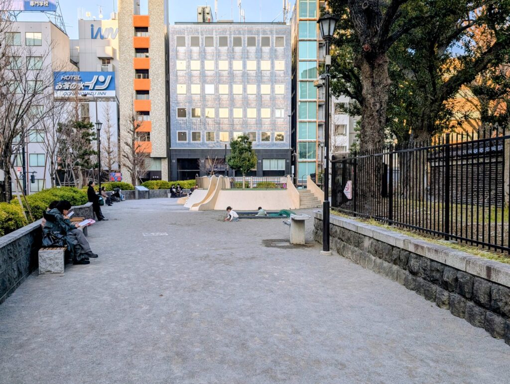 文京区立お茶の水公園