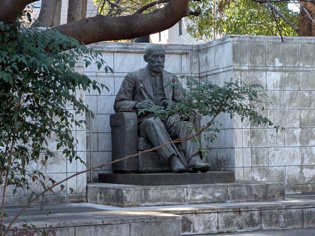 東京大学　古市公威（ふるいち こうい）の像