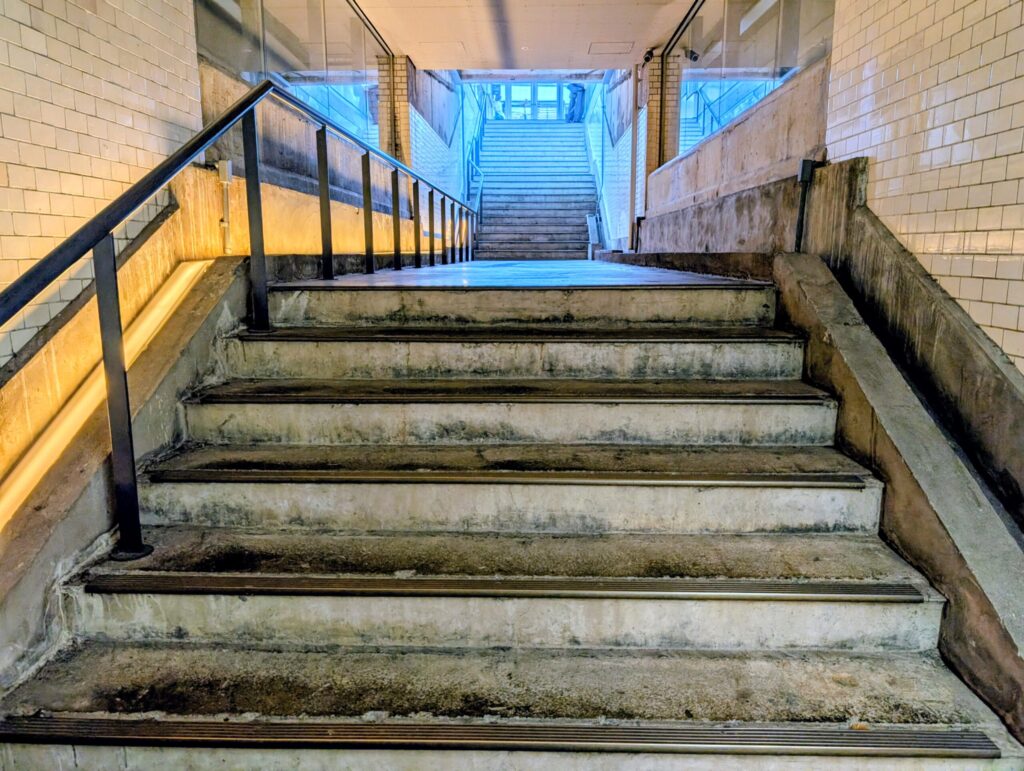 万世橋駅の1935階段