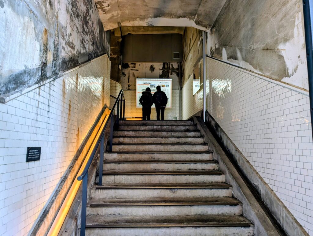 万世橋駅の1935階段