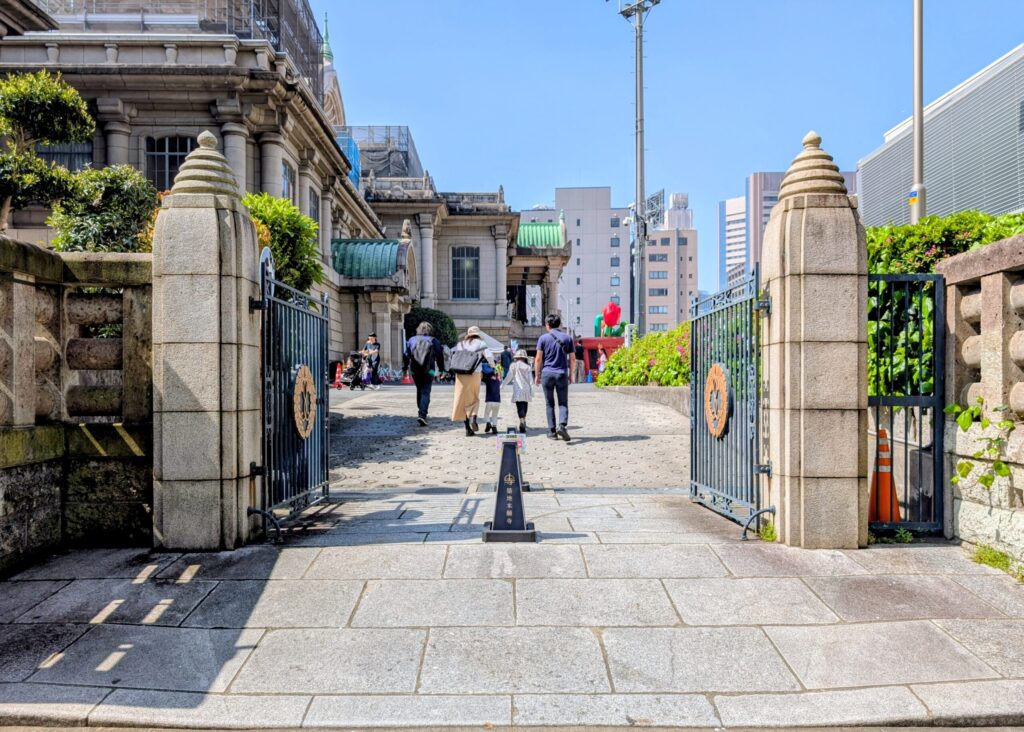 築地本願寺の北門