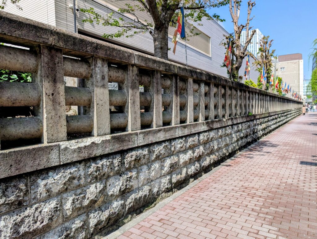 築地本願寺の石塀
