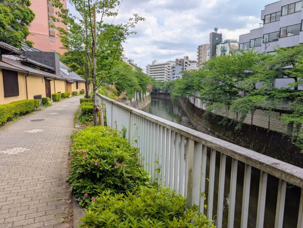 神田川とホテル椿山荘東京