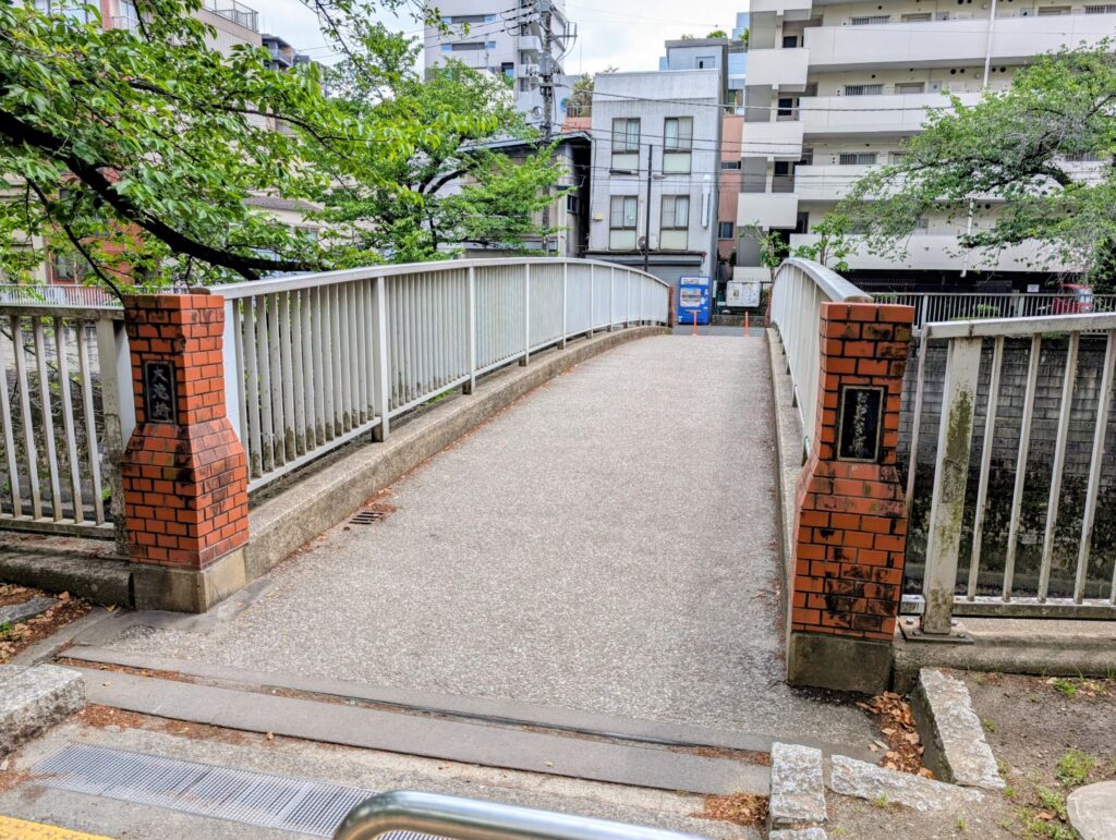 神田川に架かる大滝橋