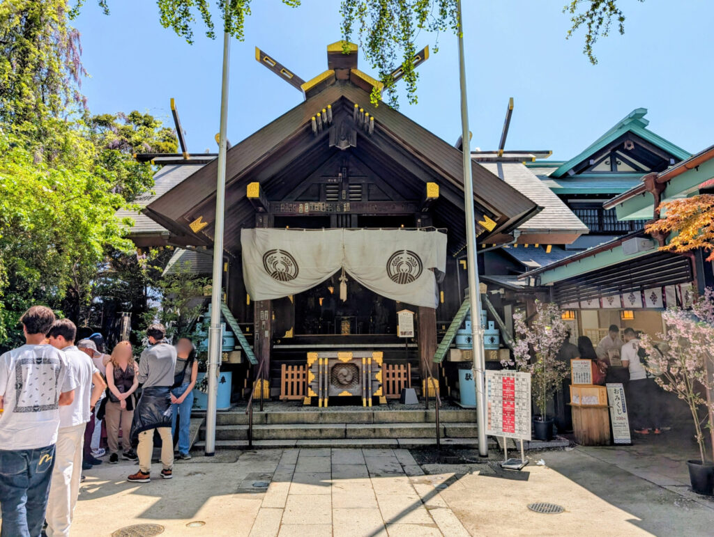 波除稲荷神社の社殿
築地場外市場