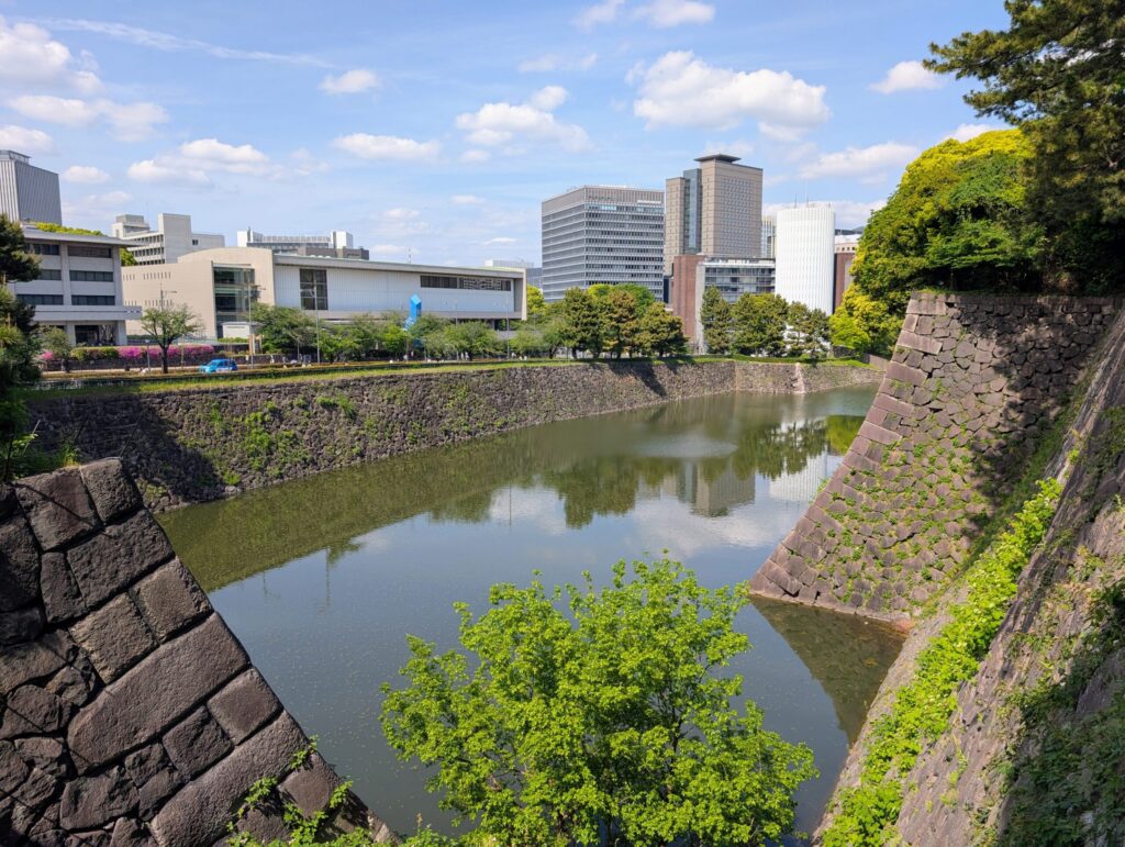北桔橋門から平川濠の眺望
