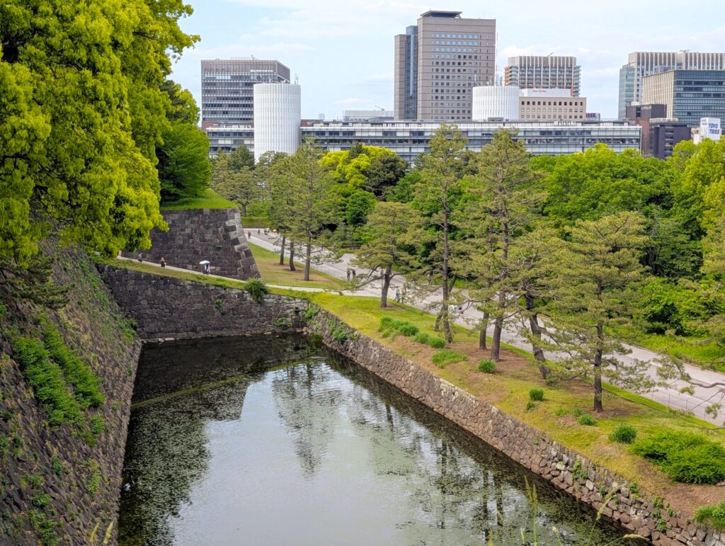 皇居東御苑の展望台からの眺望