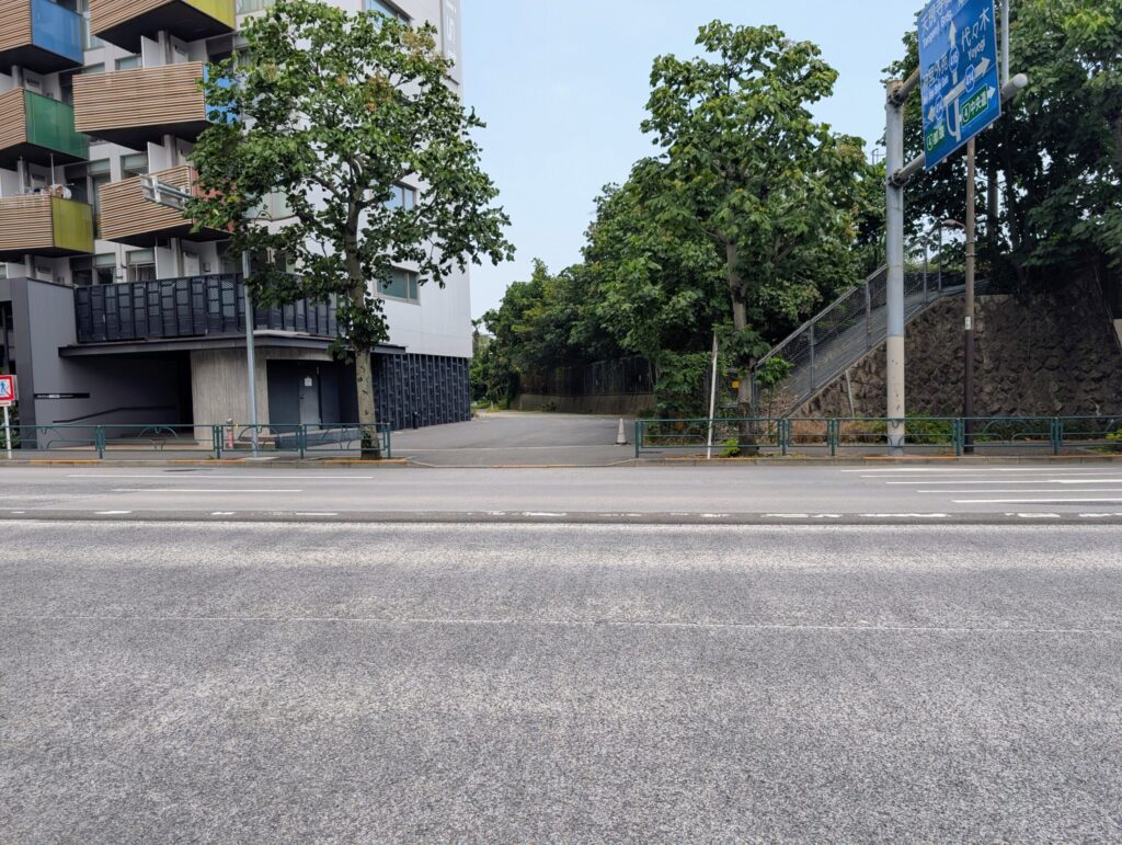新宿御苑の東側
渋谷川の流路
外苑西通り