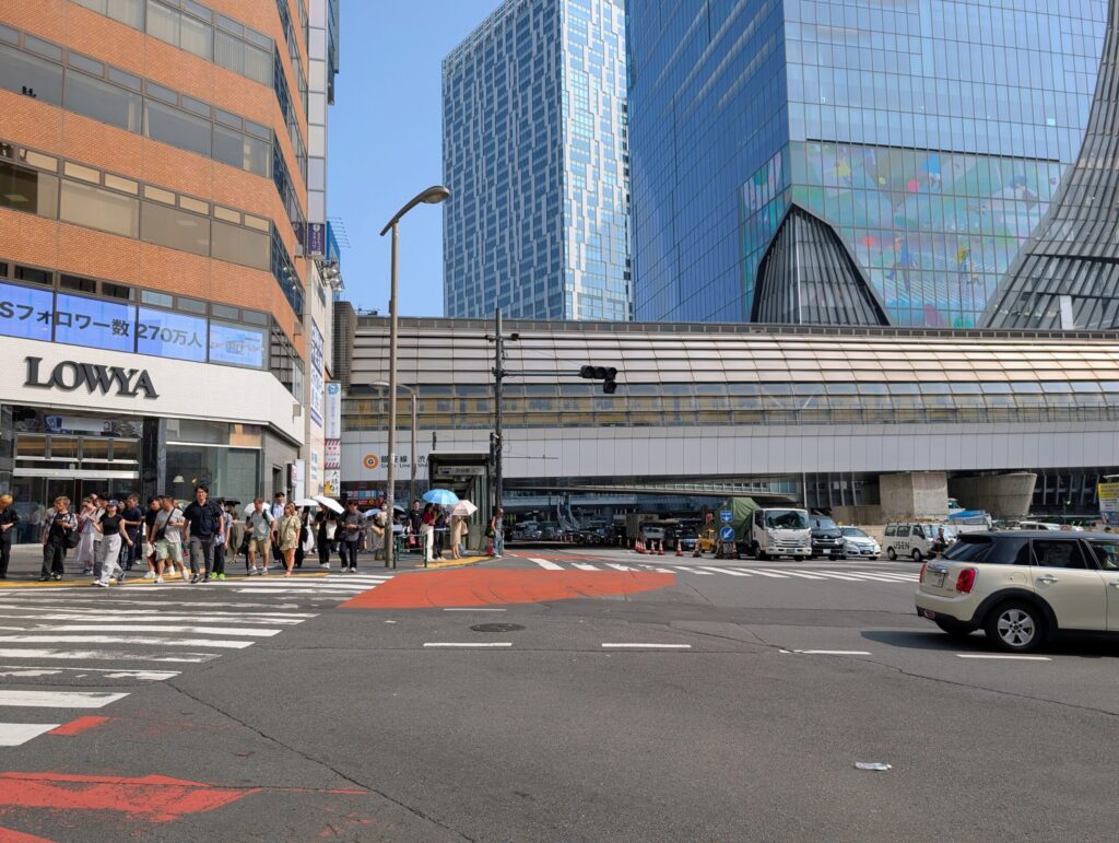 渋谷
宮益坂下交差点