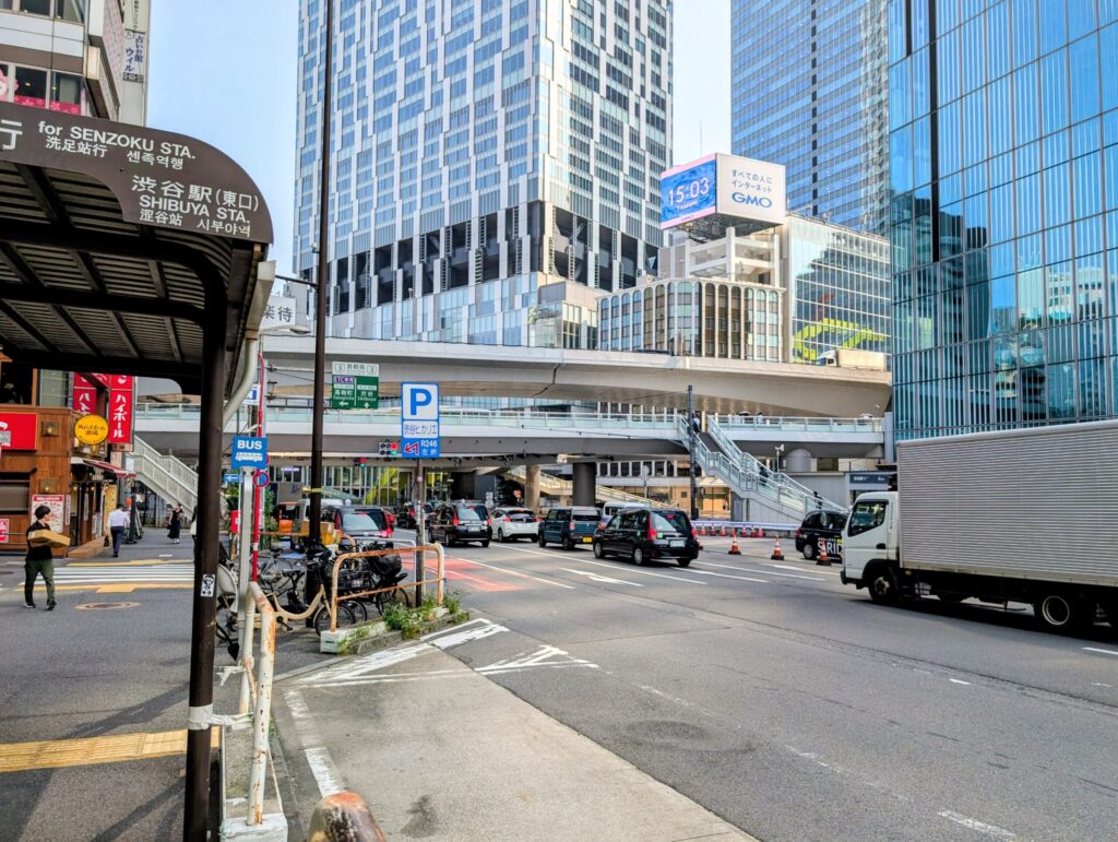 渋谷駅東口バス停付近
渋谷エクストリーム