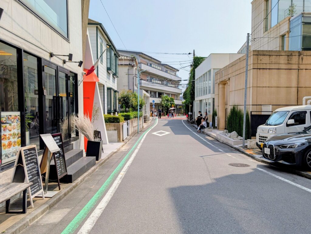 旧渋谷川遊歩道路（愛称：キャットストリート）